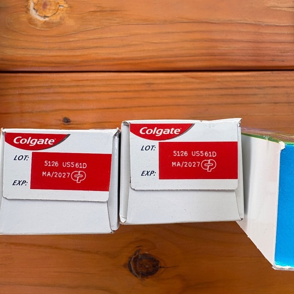 NWT Oral B, Crest, Colgate Dental Bundle, Toothpaste, Toothbrushes - Picture 10 of 10